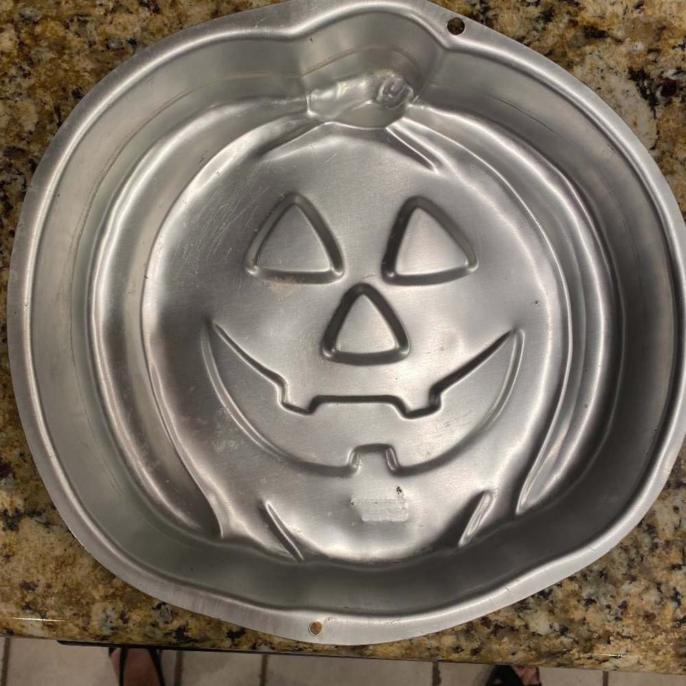 Metal Pumpkin Cake Pan/Mold